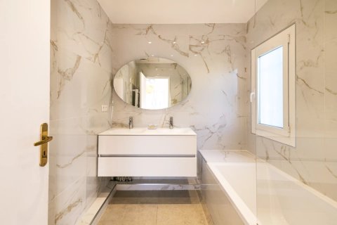 3 bedrooms House in Nice, France No. 69682 11