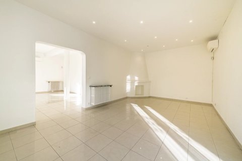 3 bedrooms House in Nice, France No. 69682 13