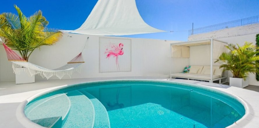 3 bedrooms Duplex on the Tenerife, Spain No. 129465