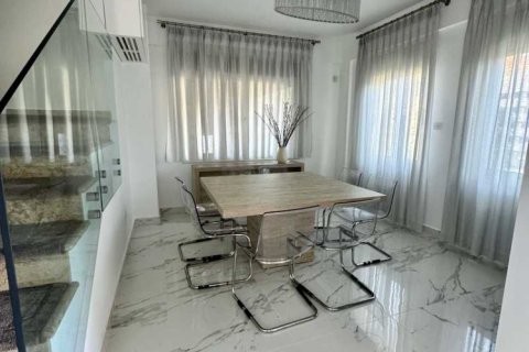 5 dormitorios Villa en Pyrgos, Cyprus No. 62489 3