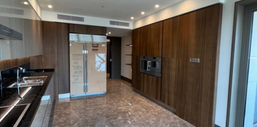 5 bedrooms Apartment in Ba Dinh, Vietnam No. 14984