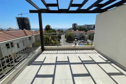 2 bedrooms Apartment in Agios Tychonas, Cyprus No. 63640 7