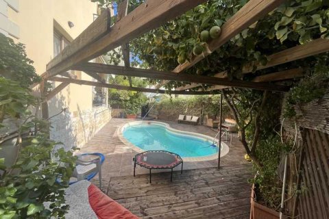 5 chambres House à Agios Athanasios, Cyprus No. 65324 4