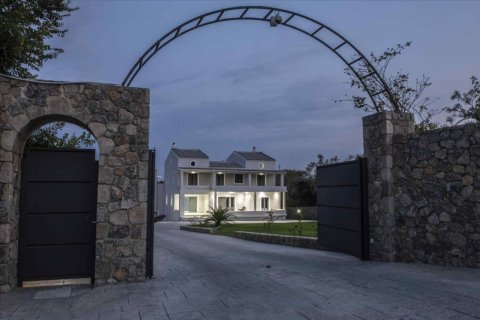 5 bedrooms Villa in Corfu, Greece No. 61613 9