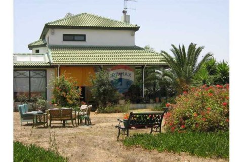 3 bedrooms House in Pervolia, Cyprus No. 77167 2