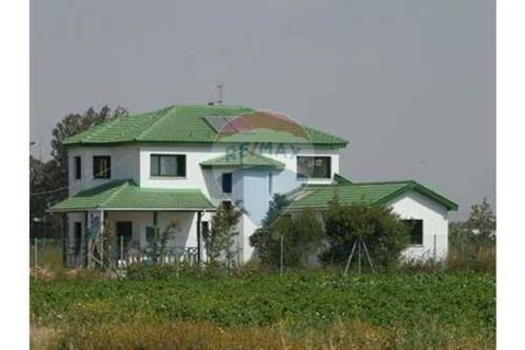 3 bedrooms House in Pervolia, Cyprus No. 77167 3