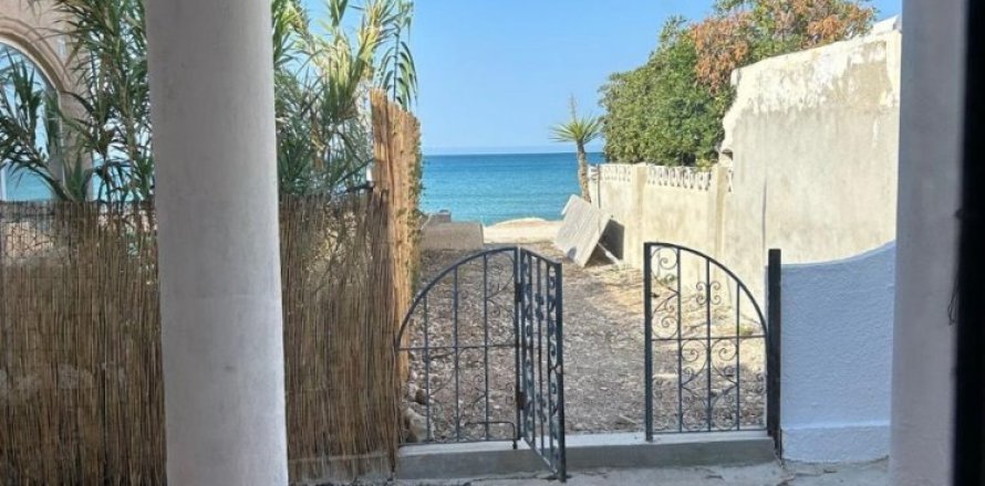 5 bedrooms Villa in Denia, Spain No. 129089