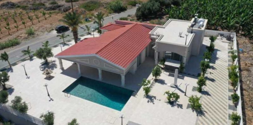 4 chambres Villa à Pegeia, Cyprus No. 81337