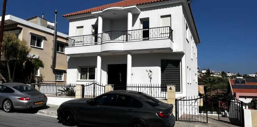 5 bedrooms House in Limassol, Cyprus No. 63478