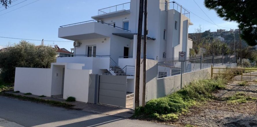 Studio House à Kalyvia Thorikou, Greece No. 107550