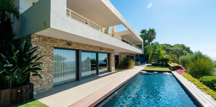 5 bedrooms House in Blanes, Spain No. 113793