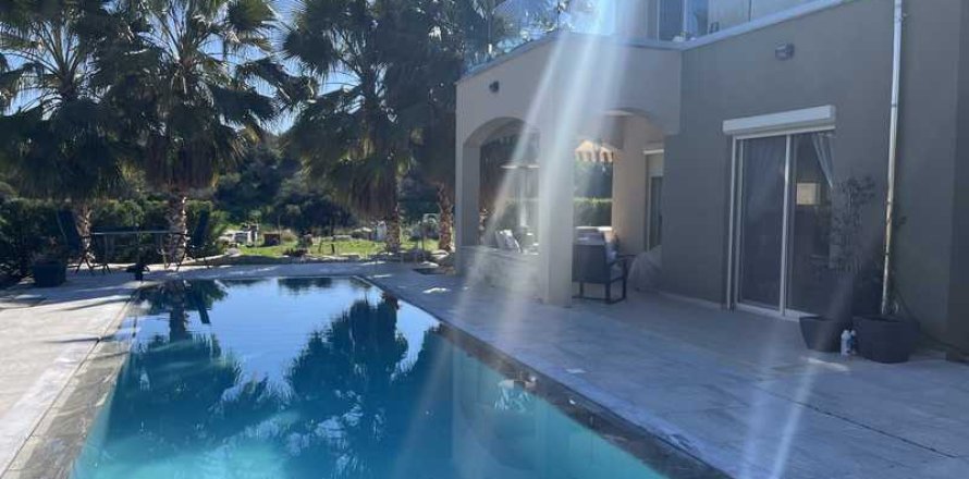 3 bedrooms House in Foinikaria, Cyprus No. 78336