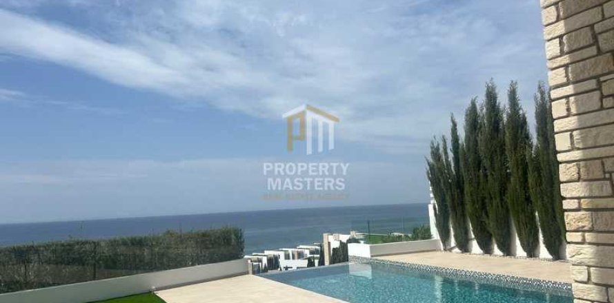 5 dormitorios Villa en Pegeia, Cyprus No. 101088