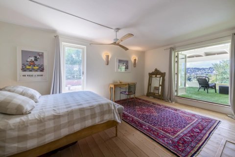 3 bedrooms House in Vallauris, France No. 80599 8
