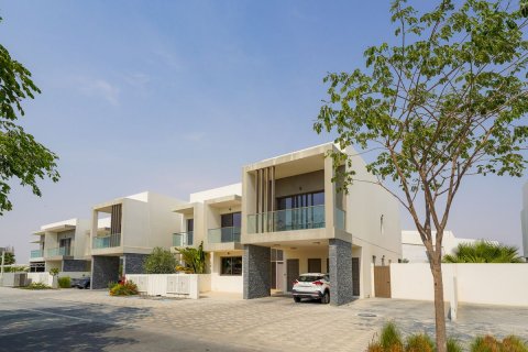 4 bedrooms Townhouse in Thach Than, Vietnam No. 95435 1