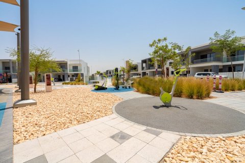 4 bedrooms Townhouse in Thach Than, Vietnam No. 95435 16