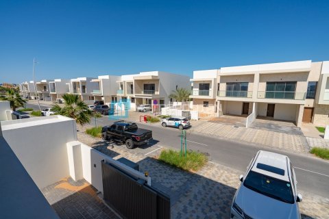 4 bedrooms Townhouse in Thach Than, Vietnam No. 95435 3