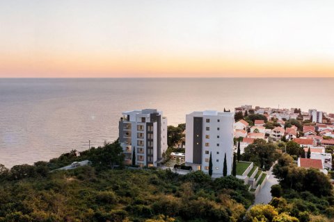 2 bedrooms Apartment in Bar, Montenegro No. 104669 3