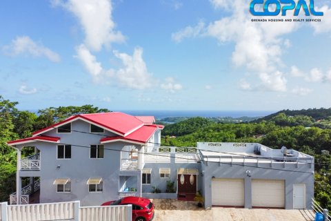 4 bedrooms House in Saint George South, Grenada No. 107174 1