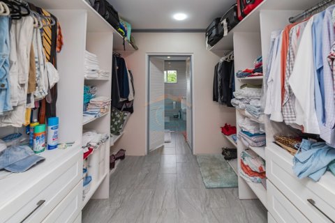 4 bedrooms House in Saint George South, Grenada No. 107174 26