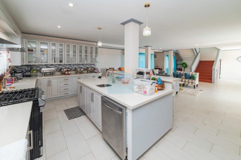 4 bedrooms House in Saint George South, Grenada No. 107174 4