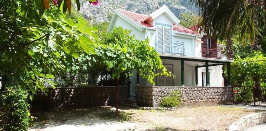 Дом с 2 спальнями в Котор, Черногория №77836