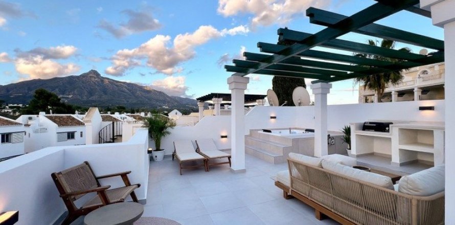 3 dormitorios Duplex en Nueva Andalucía, Spain No. 92343