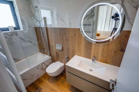 2 bedrooms Apartment in Limassol, Cyprus No. 81818 11