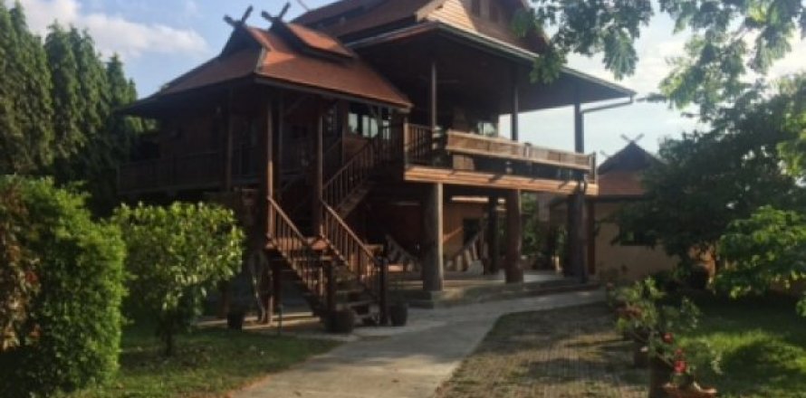 4 bedrooms Villa in Hua Hin, Thailand No. 95875