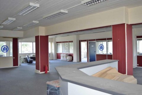402m² Commercial property à Ilioupoli, Greece No. 59480 2