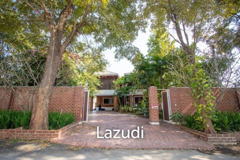 4 bedrooms House in Chiang Mai, Thailand No. 98021 3