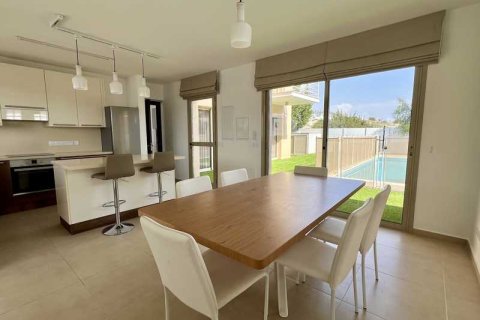 4 bedrooms Villa in Pyrgos, Cyprus No. 77154 9