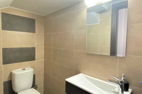 4 bedrooms Villa in Pyrgos, Cyprus No. 77154 10