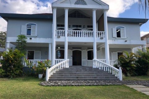 9 bedrooms House in Vacoas-Phoenix, Mauritius No. 60953 1