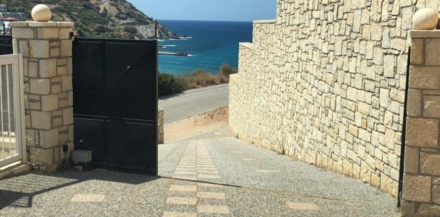 2 bedrooms Villa in Gazi, Greece No. 122748