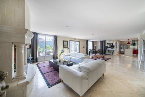 6 bedrooms Villa in Grasse, France No. 83481 6