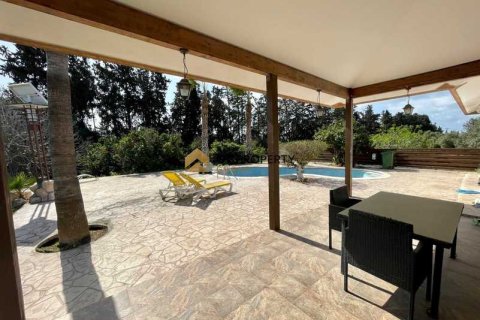 4 bedrooms House in Meneou, Cyprus No. 31438 11