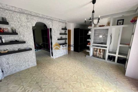 4 bedrooms House in Meneou, Cyprus No. 31438 6