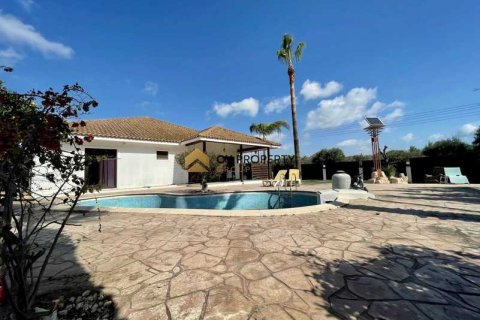 4 bedrooms House in Meneou, Cyprus No. 31438 12