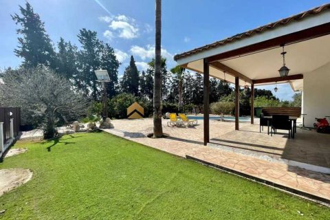 4 bedrooms House in Meneou, Cyprus No. 31438 10