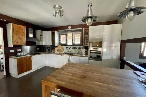 4 bedrooms House in Meneou, Cyprus No. 31438 5