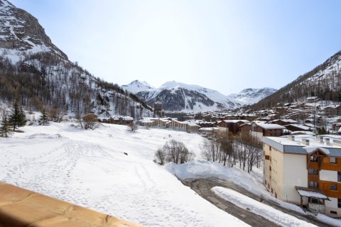 2 bedrooms Apartment in Val-d'Isere, France No. 99919 2
