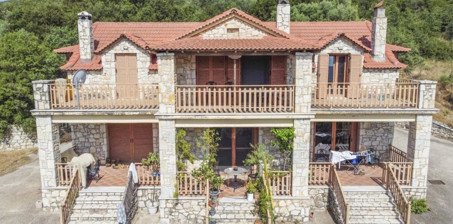 Дом с 4 спальнями в Ахайя, Греция №108682