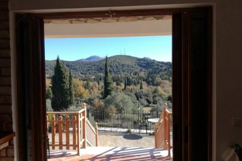 Дом с 4 спальнями в Ахайя, Греция №108682 3