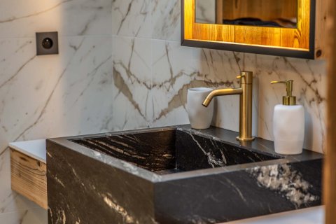 3 chambres Appartement à Les Allues, France No. 100142 5