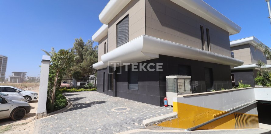 Вилла с 6 спальнями в Phu Tan, Вьетнам №16827