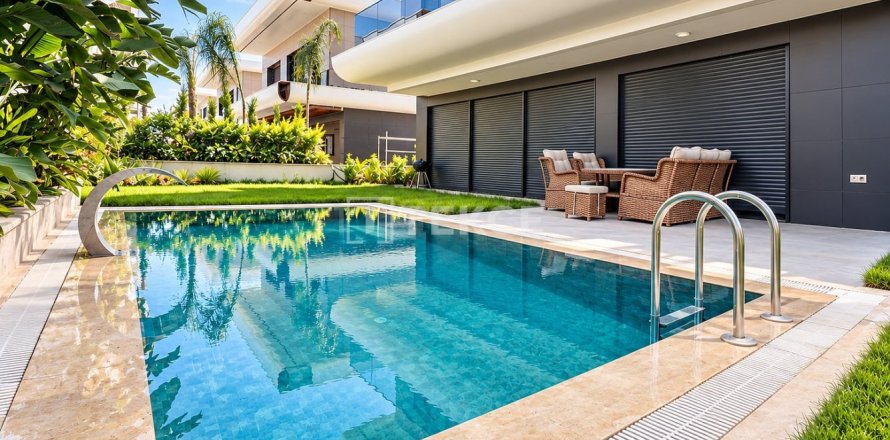 6 bedrooms Villa in Antalya, Turkey No. 16827