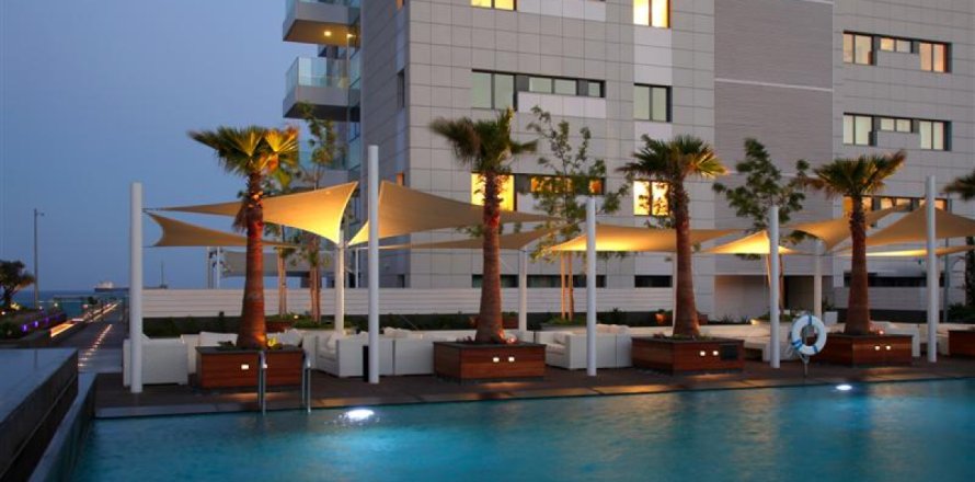 3 bedrooms Apartment in Nicosia, Cyprus No. 105881