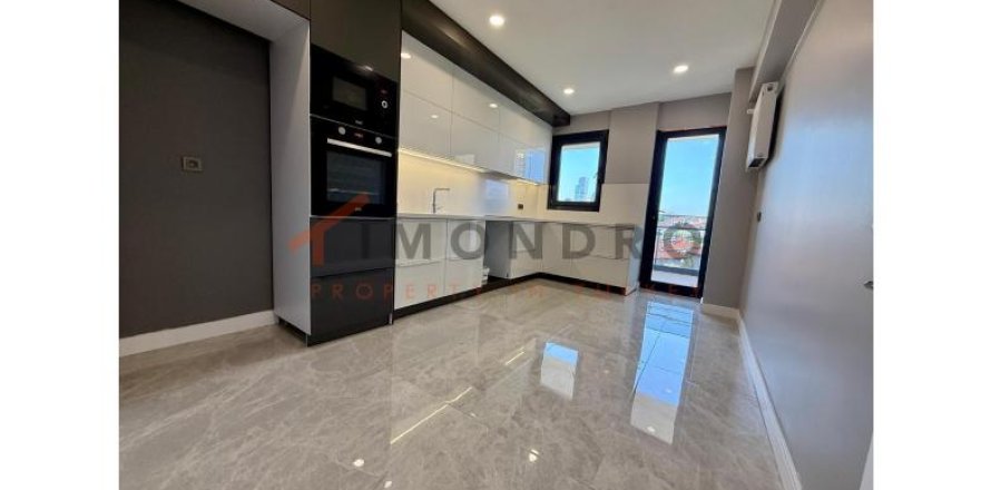 2 bedrooms Apartment in Besiktas, Turkey No. 116226
