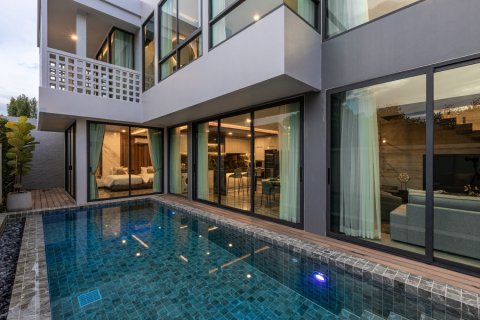 4 bedrooms Villa in Phuket, Thailand No. 98459 1